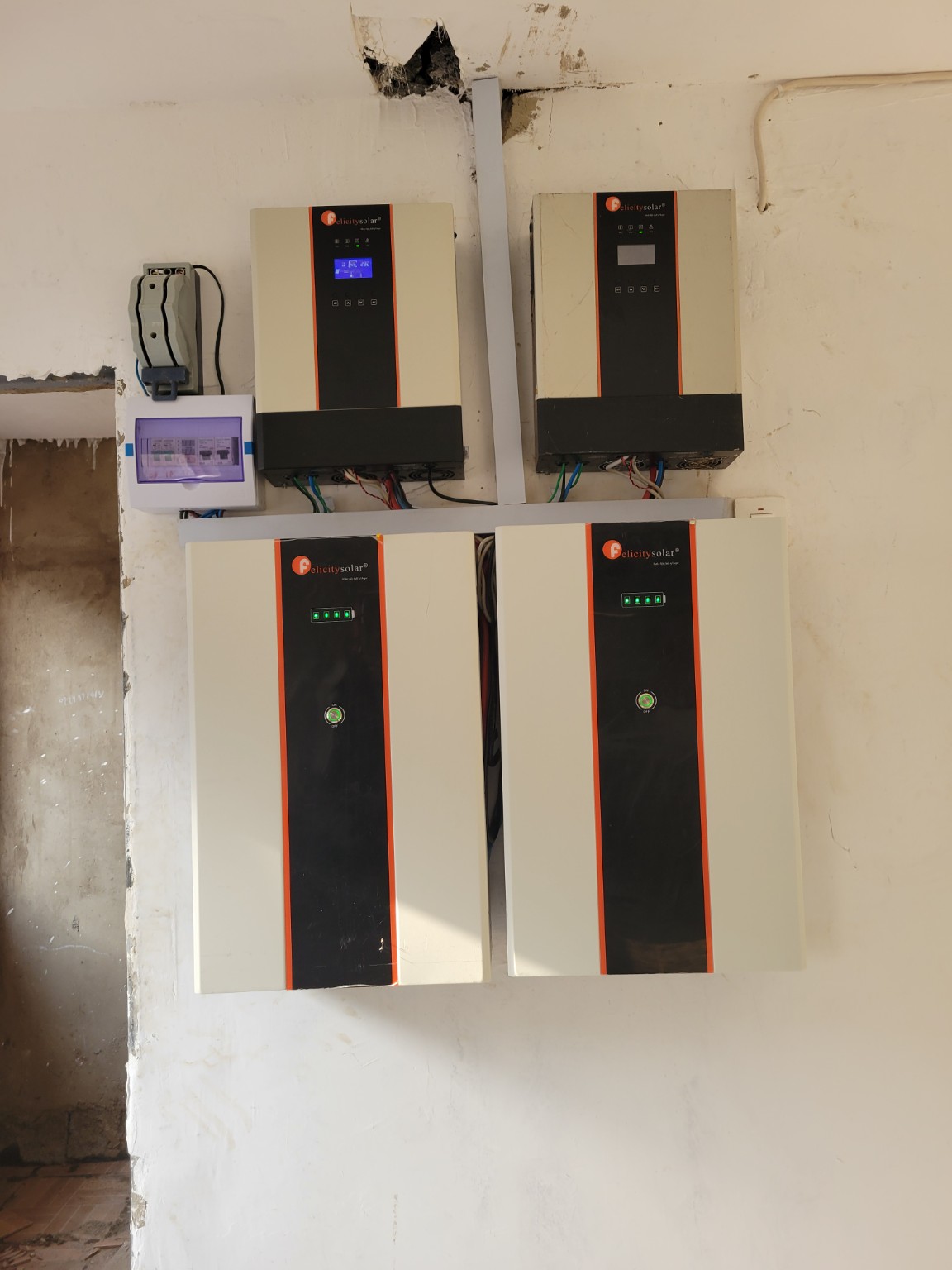 Multiple Felicity Solar inverters